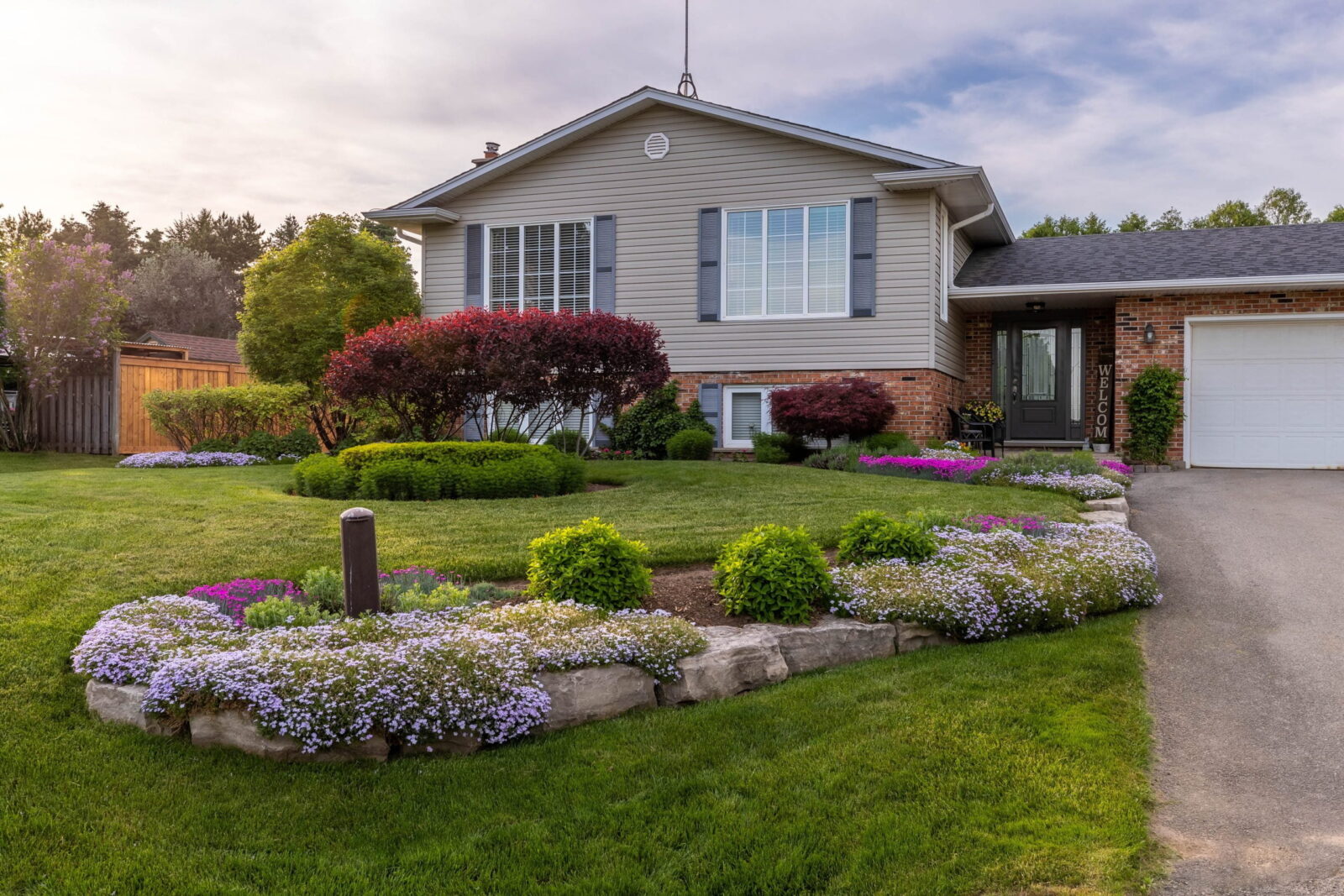 Front yard landscaping from Creative Concept Landscapes. Residential Landscaping Services