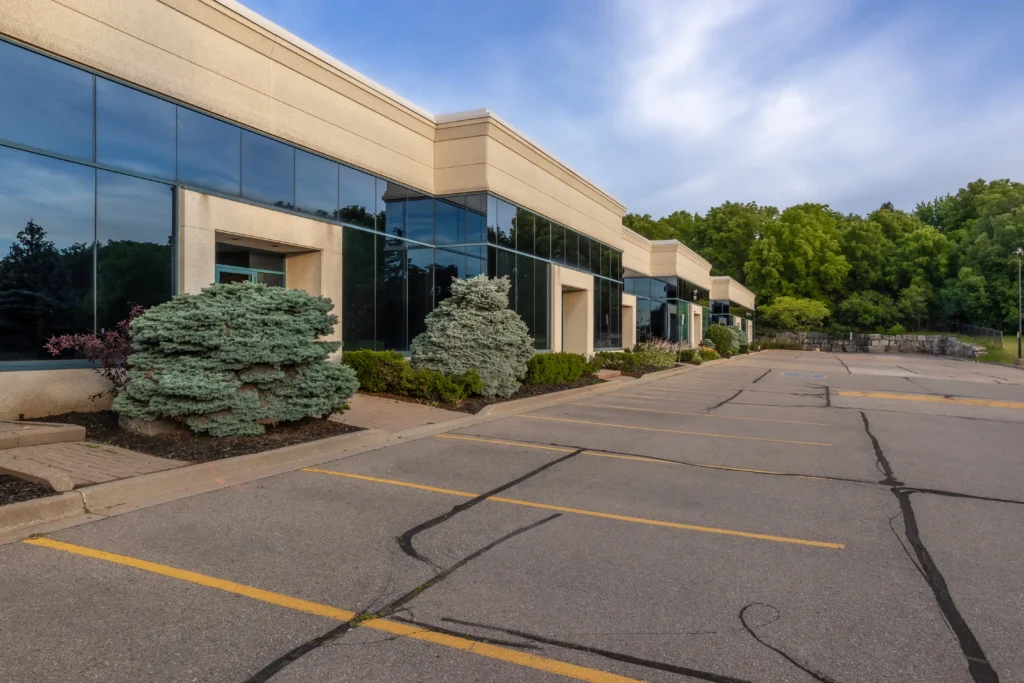Creative Concepts Commercial Landscaping in Oakville Ontario and parking lot sweeping