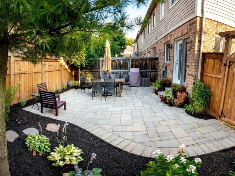 Back yard stone patio in Waterdown Ontario